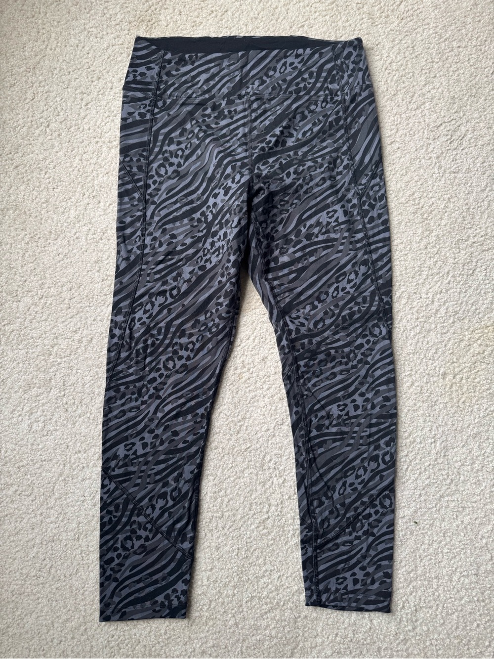 PINK Victoria's Secret Charcoal & Black Animal-Print Leggings